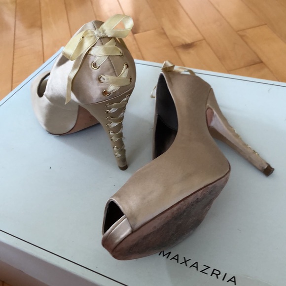 BCBGMAXAZRIA Peeptoe Pumps - Picture 3 of 5